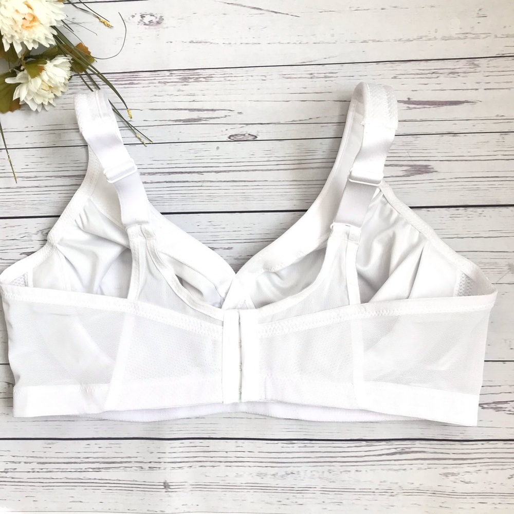 White Seamless Versatile Medium Support Bra - image 4